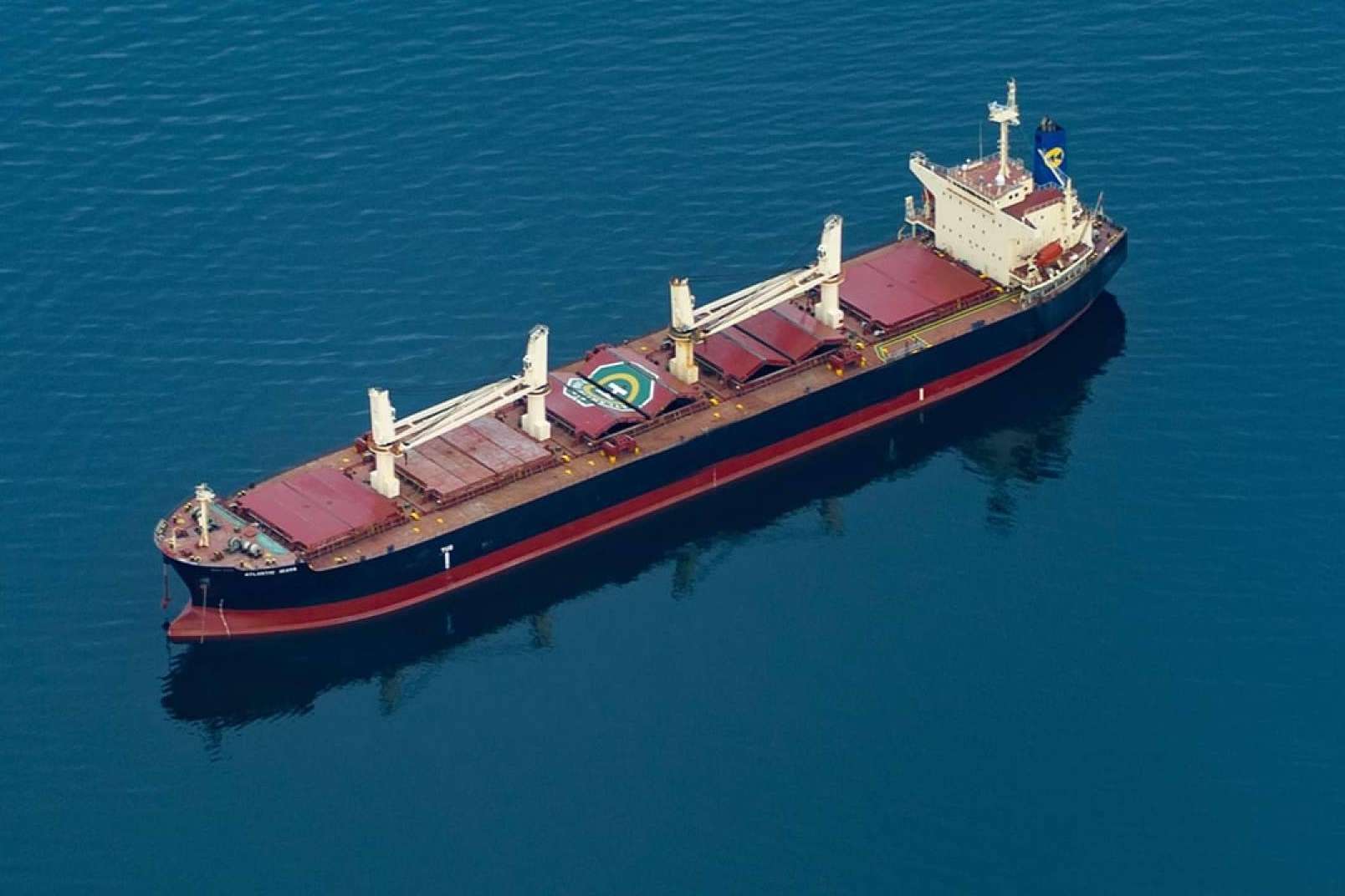 Oiltech lleva a cabo la limpieza de barcos con equipos a prueba de explosión