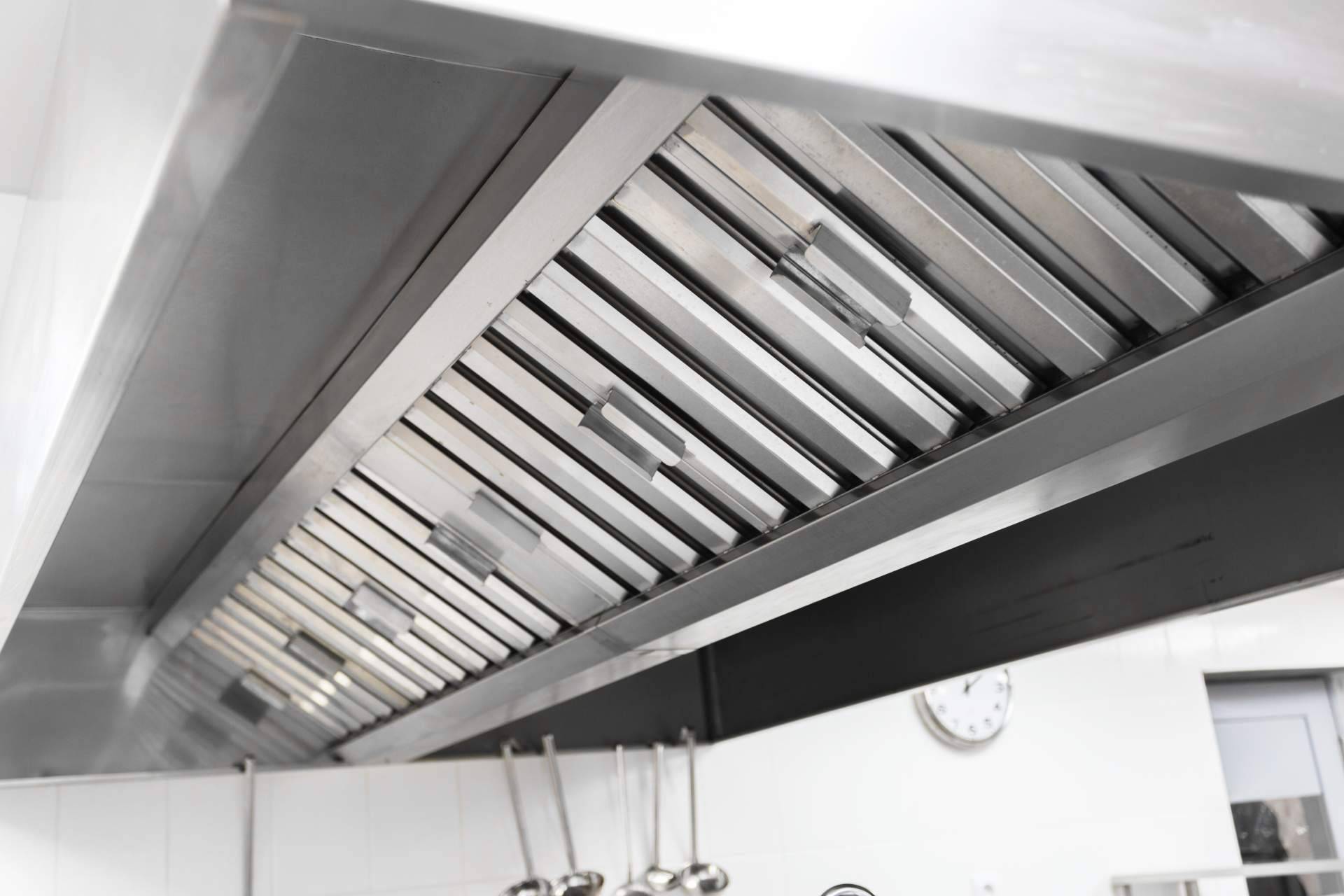 ¿Cómo se calcula una campana de cocina para restaurantes?