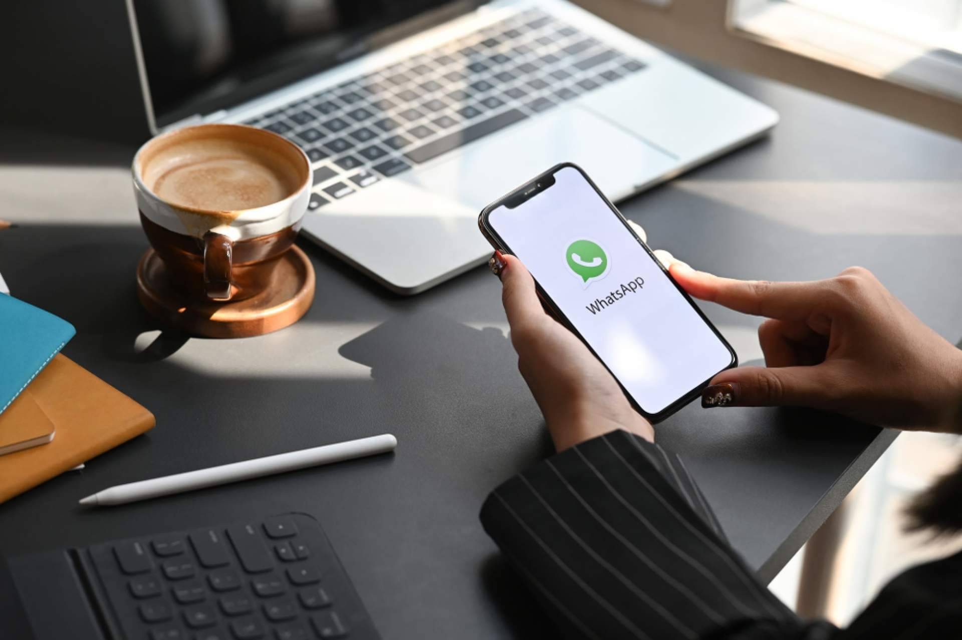 La solución de Wachatbot para integrar WhatsApp sin los costes de la API oficial